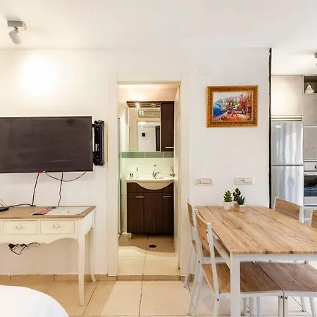 תל אביב Studio With Garden, 5 Min Walk To The Sea מראה חיצוני תמונה