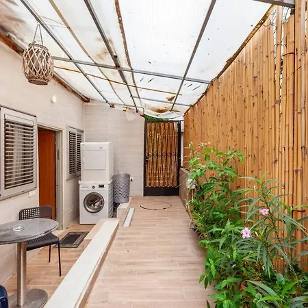 תל אביב Studio With Garden, 5 Min Walk To The Sea מראה חיצוני תמונה