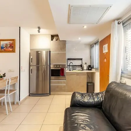 תל אביב Studio With Garden, 5 Min Walk To The Sea מראה חיצוני תמונה