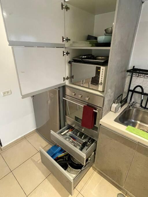 דירה With Garden, 5 Min Walk To The Sea *