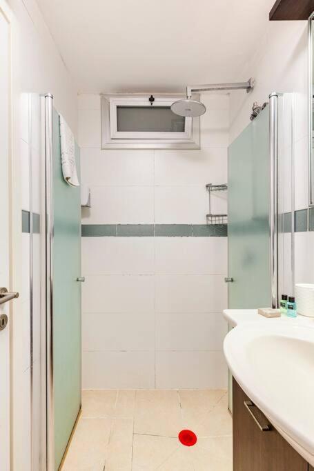 Apartment With Garden, 5 Min Walk To The Sea *