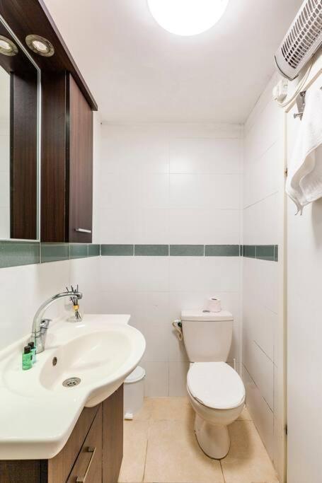 With Garden, 5 Min Walk To The Sea Apartment *