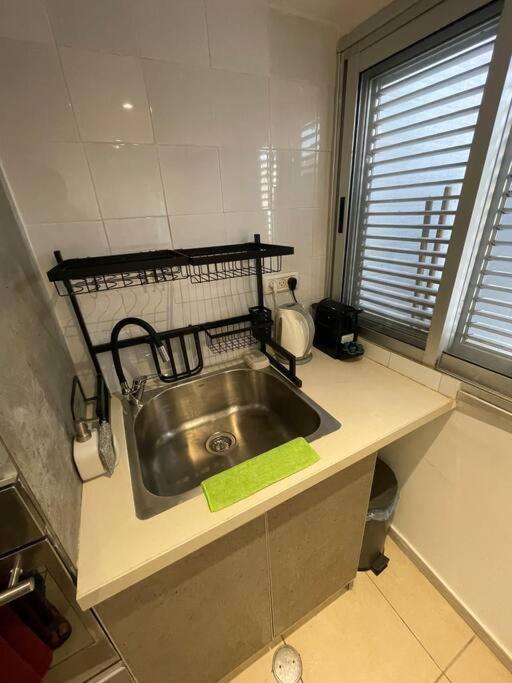 Apartment With Garden, 5 Min Walk To The Sea