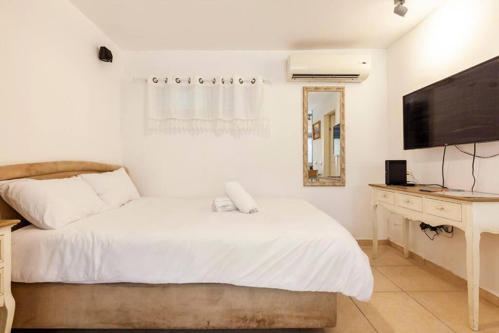 With Garden, 5 Min Walk To The Sea Apartment *