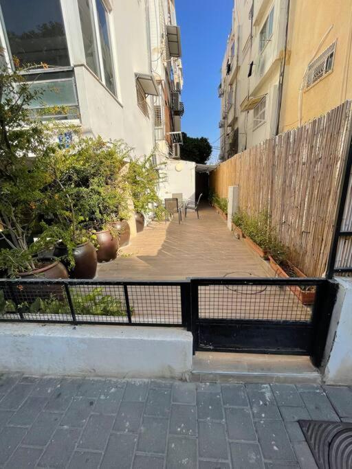 With Garden, 5 Min Walk To The Sea *
