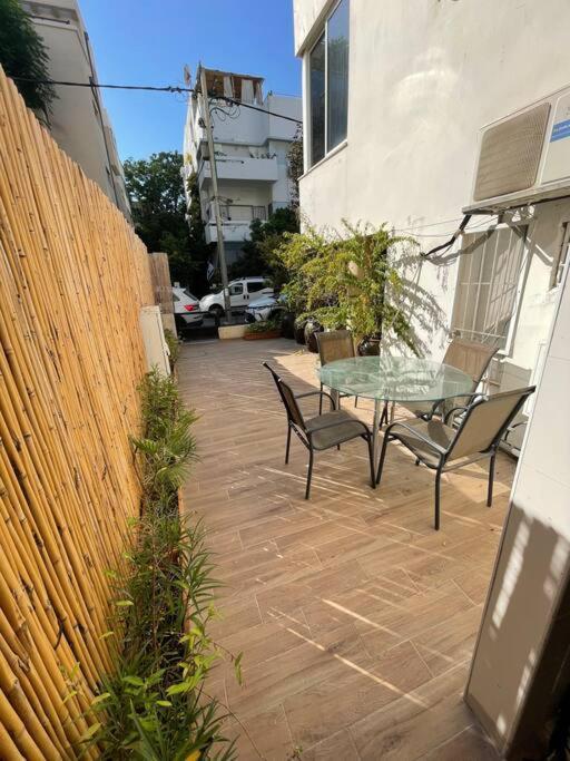 With Garden, 5 Min Walk To The Sea *
