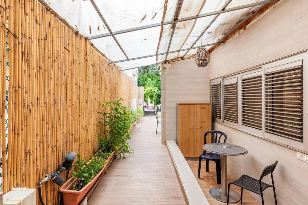 With Garden, 5 Min Walk To The Sea Tel Aviv