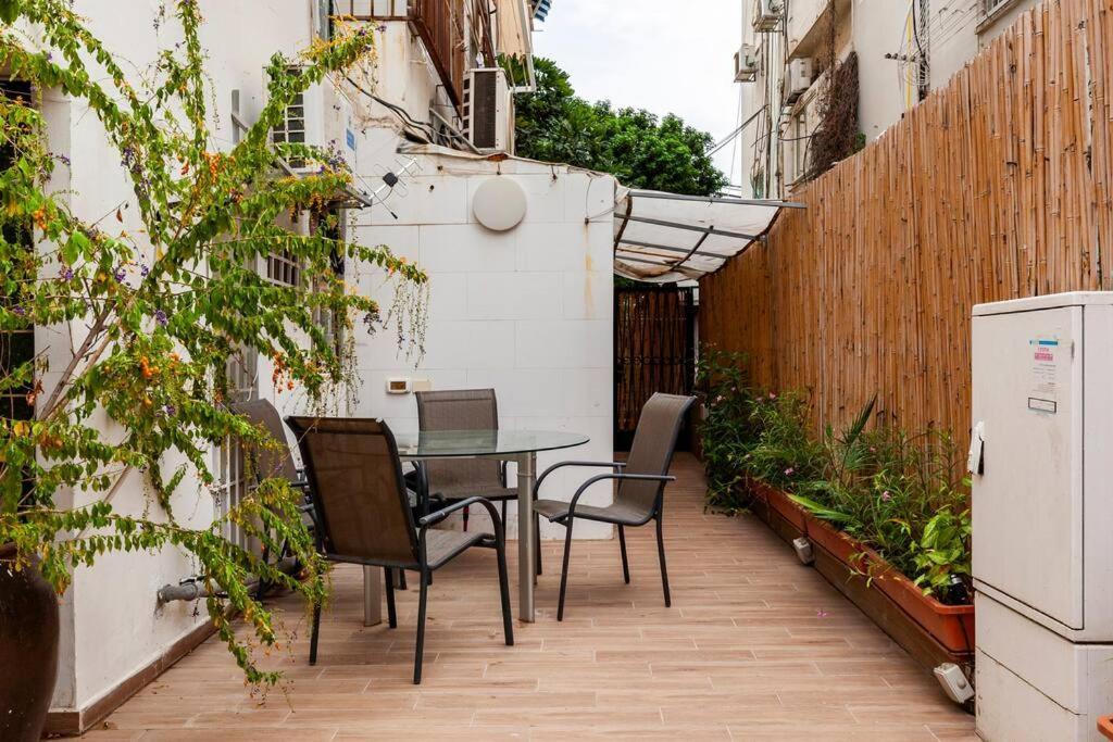 Apartment With Garden, 5 Min Walk To The Sea