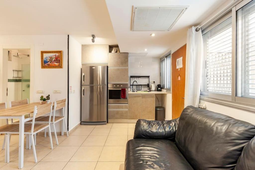 Apartment With Garden, 5 Min Walk To The Sea *